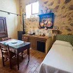 Bed and Breakfast Feudo Rosso Di Cerami Έννα