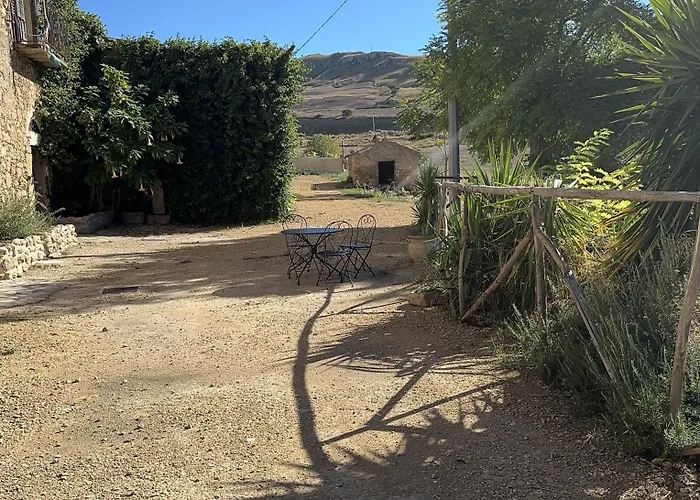 Feudo Rosso Di Cerami 3*